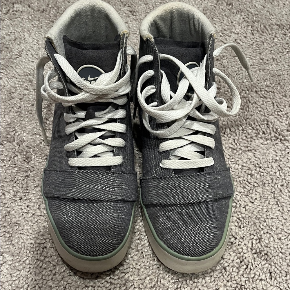 Women Gray and White Nike SB hightop